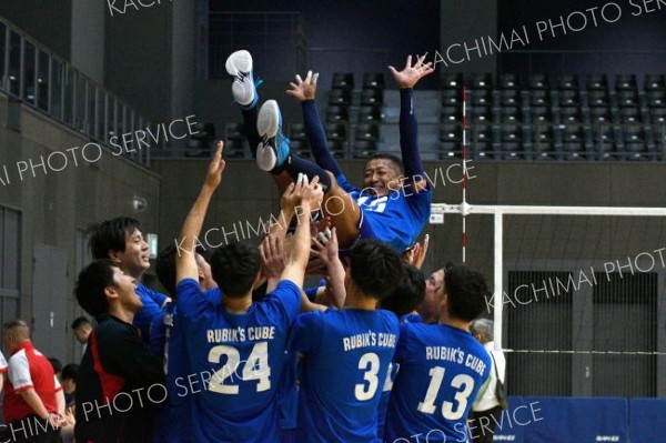 ＲＵＢＩＫ′ＳＣＵＢＥ優勝　女子は帯広市役所クラブ２位　全国社会人９人制バレー東ブロック男女優勝大会 15