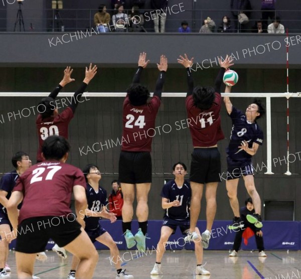 ＲＵＢＩＫ′ＳＣＵＢＥ優勝　女子は帯広市役所クラブ２位　全国社会人９人制バレー東ブロック男女優勝大会 23