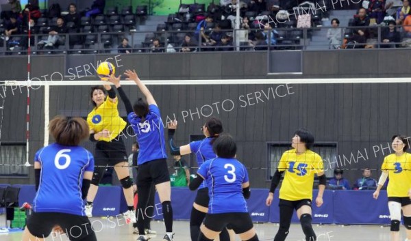 ＲＵＢＩＫ′ＳＣＵＢＥ優勝　女子は帯広市役所クラブ２位　全国社会人９人制バレー東ブロック男女優勝大会 31