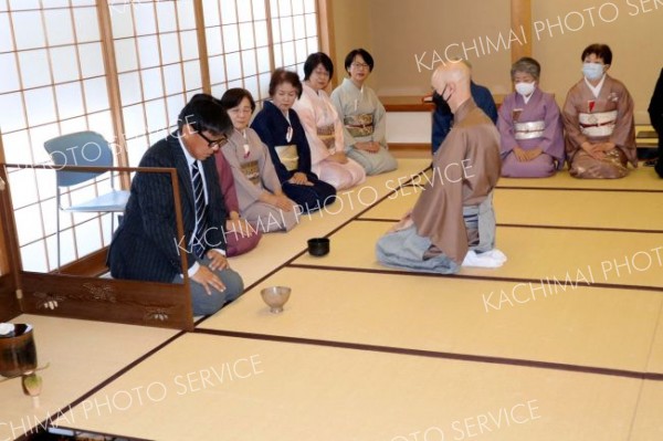 秋の風情楽しむ　裏千家淡交会帯広支部茶会