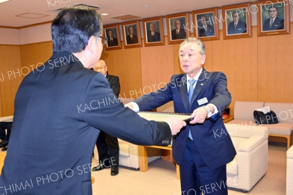 今年度の優秀施工者７社を表彰　帯広市 2