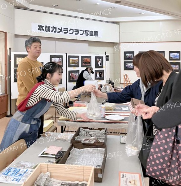 にぎわったカフェマルシェ