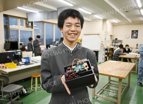 １年生のときに初めて製作した「ミニロボット相撲」