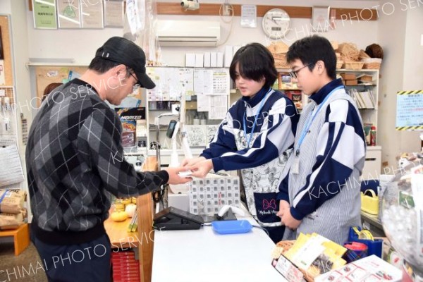 陸別中２年生が職場体験　町内１０事業所が協力