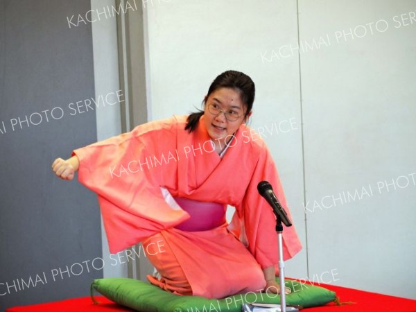 落語教室の児童が軽妙な話術を披露　幕別