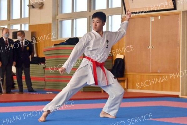 男子個人戦形予選