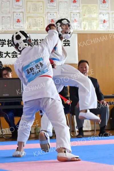 男子個人戦組手　６８キロ以下級代表決定戦