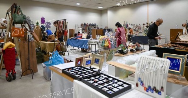 道内１８店が作品を紹介している会場