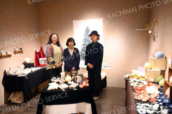 ミントカフェで「ばーちゃんとひつじ展ｖｏｌ．４」　１２月９日まで