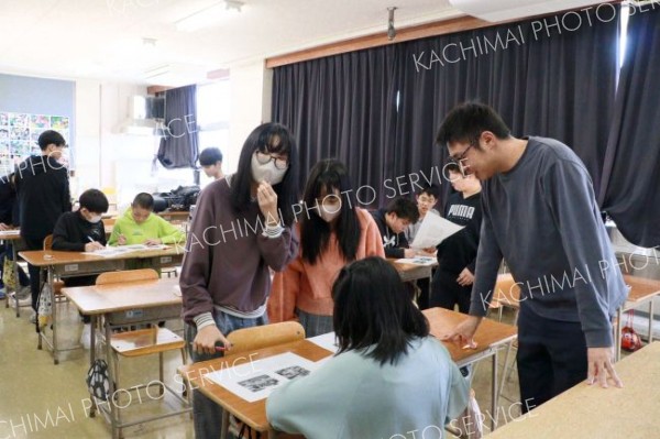 大樹小の６年生が進学前に中学校を体験