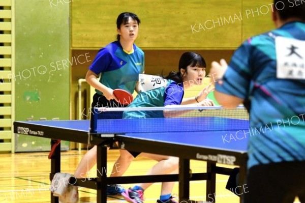 女子ダブルスを制した帯南