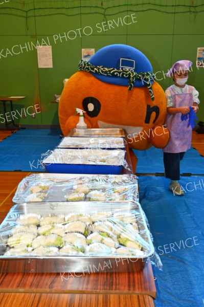 育てた米で最後の餅つき　幕別途別小児童 写真14