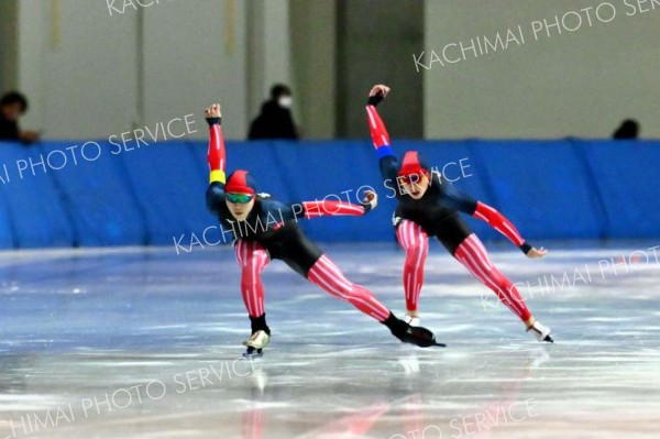 【スプリント男子１０００メートル２回目】長身を生かした滑りでスプリント男子の頂点に立った帯三条
