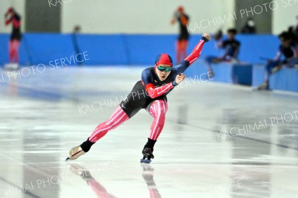 【スプリント男子５００メートル１回目】長身を生かした滑りでスプリント男子の頂点に立った帯三条