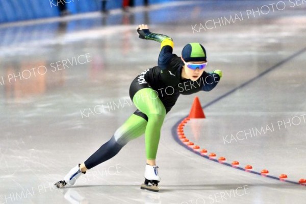 【スプリント女子１０００メートル１回目】鍛えた足腰でさっそうと滑る帯農