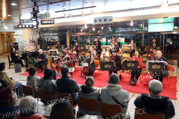 ビッグバンドの音色でクリスマス気分　Ｅａｓｔ　Ｗｉｎｄ　Ｂｉｇ　Ｂａｎｄコンサート～こぼれ話