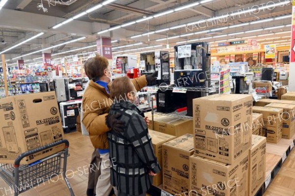 防災グッズ関心高まる　後発地震注意情報受け住民ら備え