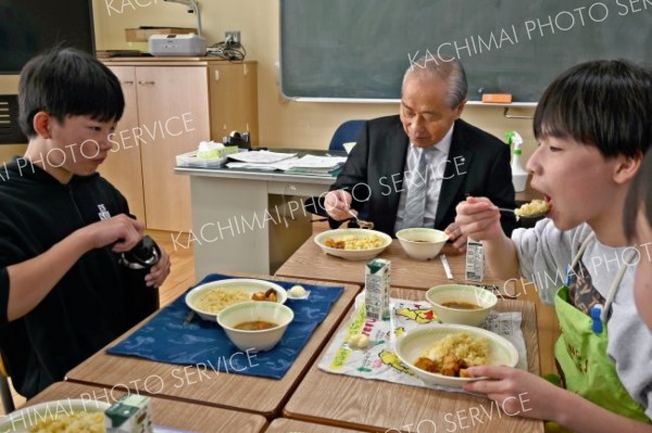 和牛全共開催にちなみ和牛肉入りスープカレー学校給食メニューに登場　音更