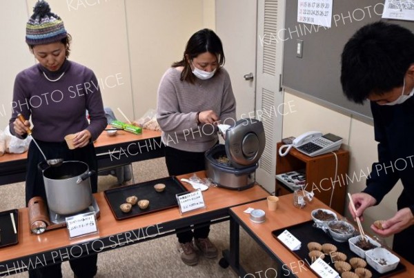 広尾の味覚詰め込んだ「ＫＯＭ　ＢＥＥＦ」完成　町民が試食