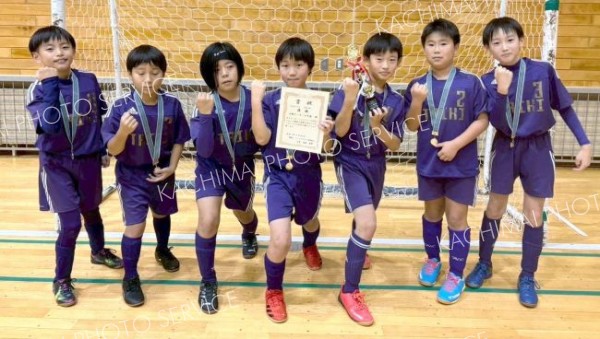 Ｕ―１０午後の部優勝の大樹サッカー少年団