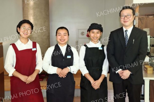 ホテルアルコレストランで調理や接客業務　ミャンマー人女性ら「一生懸命」　幕別