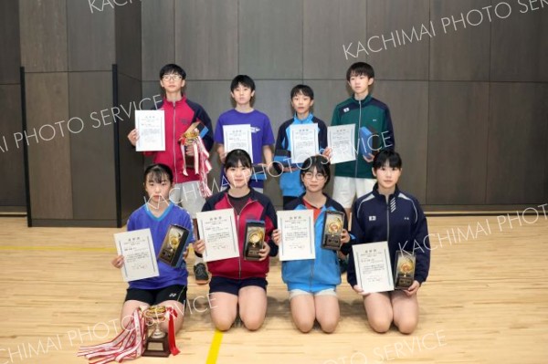 男女シングルスの上位入賞者。