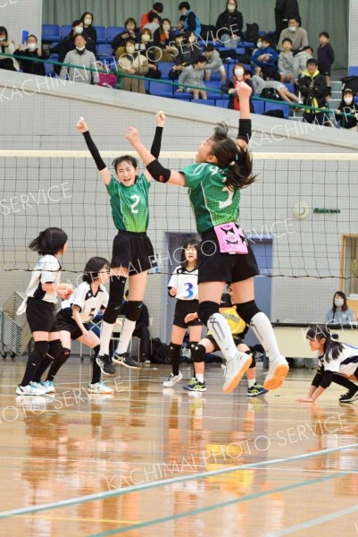 札内南が混合初Ｖ　女子は鹿追ＬＢ、男子は帯広ＪＪＢ　高橋杯全十勝小学生バレーＢクラス大会