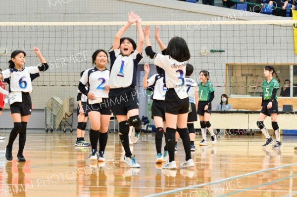 札内南が混合初Ｖ　女子は鹿追ＬＢ、男子は帯広ＪＪＢ　高橋杯全十勝小学生バレーＢクラス大会 6