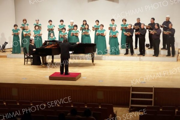 まくべつ混声合唱団定演　信長作品披露し１５０人の観客魅了　幕別