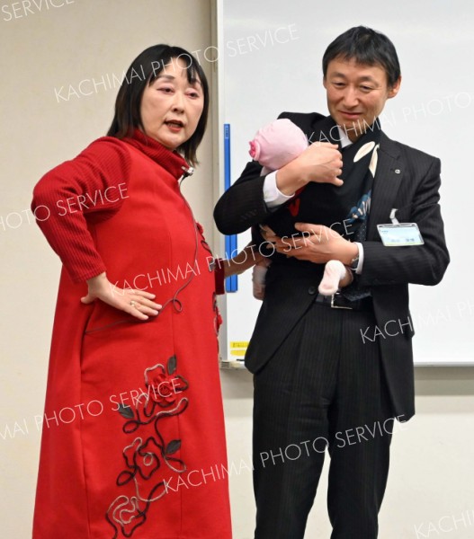 風呂敷で命守れる　市が防災講習 7