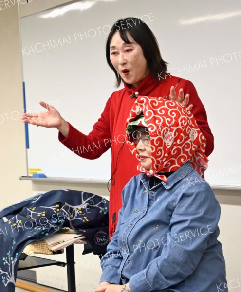 風呂敷で命守れる　市が防災講習 11