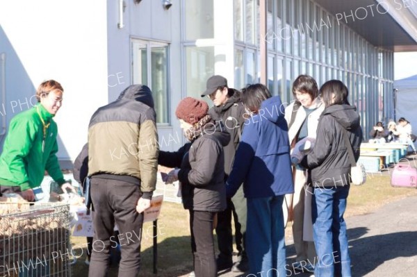 帯農生と若手農家企画の農業イベント盛況　新顔作物ＰＲ