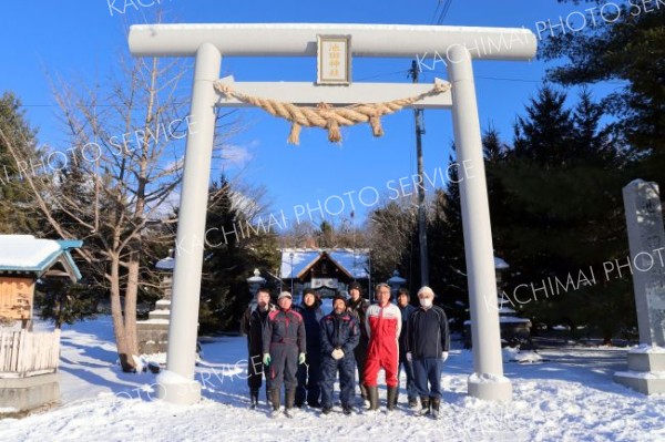 池田神社でしめ縄づくり