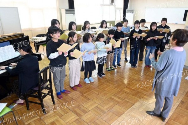 アドニス少年少女合唱団、歌声つないで６０年　２８日に記念公演