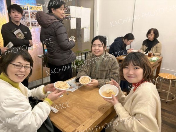 ゆかりのご当地グルメを提供　芽室町の地域おこし協力隊員企画