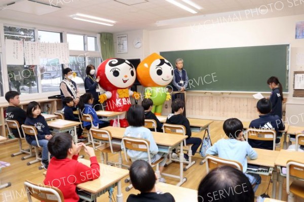 豊頃小で行われた感謝状贈呈式