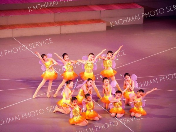 躍動感あふれる演技でピーターパンの世界表現　本田バトスタジオ発表会 4