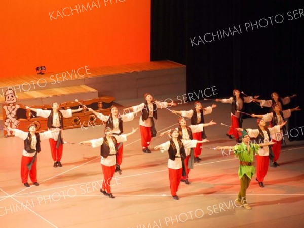 躍動感あふれる演技でピーターパンの世界表現　本田バトスタジオ発表会 5