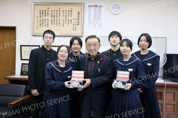 大樹中生徒会が生徒からの募金を寄付