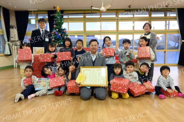 勝美建設が市内公立保育所へクリスマスプレゼント