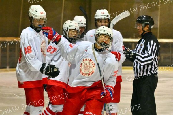 準々決勝・清水―苫小牧東（金野和彦撮影）