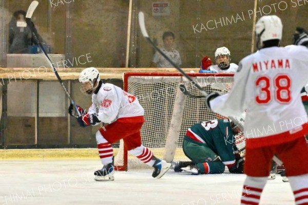 準々決勝・清水―苫小牧東（金野和彦撮影）