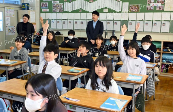 さあ！冬休み　市内小・中学校、義務教育学校で終業式 4