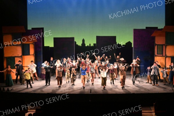 重厚なストーリーで観客くぎ付け　ｏｂｉカル第２３回公演