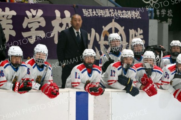 決勝・駒大苫小牧―武修館（金野和彦撮影）