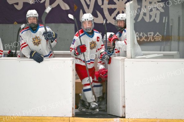 決勝・駒大苫小牧―武修館（金野和彦撮影）