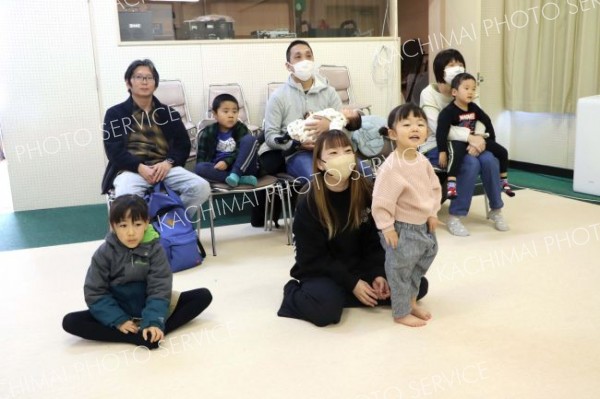 鹿追町図書館でクリスマス映画会