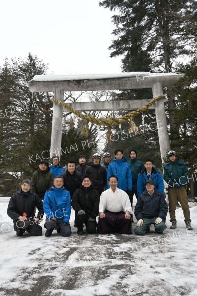 新調した大しめ縄