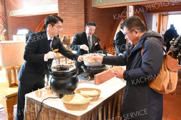十勝の食べ物「ウマい！」　午年元旦に北海道ホテルで「お振る舞い」～こぼれ話
