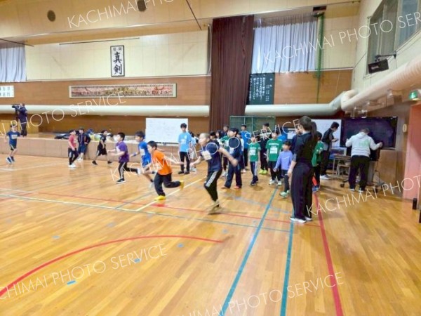 本別、足寄、池田の小学生２８人がさまざまな種目に挑戦した